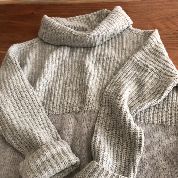 Cynthia Rowley sweater - Picture 2 of 2